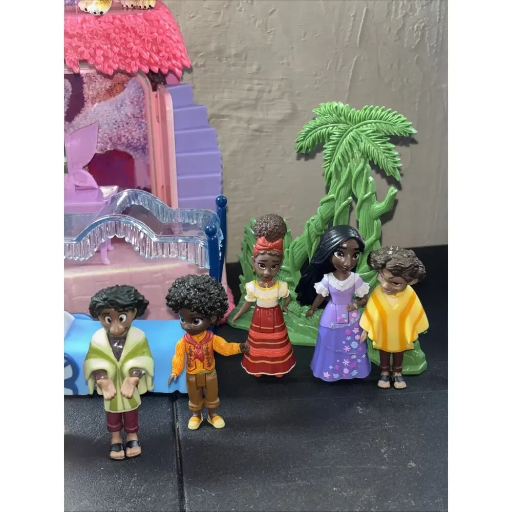 Disney Encanto Magical Casa Madrigal Family Figures Furniture Bed Kitchen Jungle